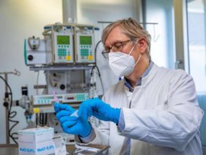 Direktor der Klinik für Pneumologie der Medizinischen Hochschule Hannover: Dr. Welte