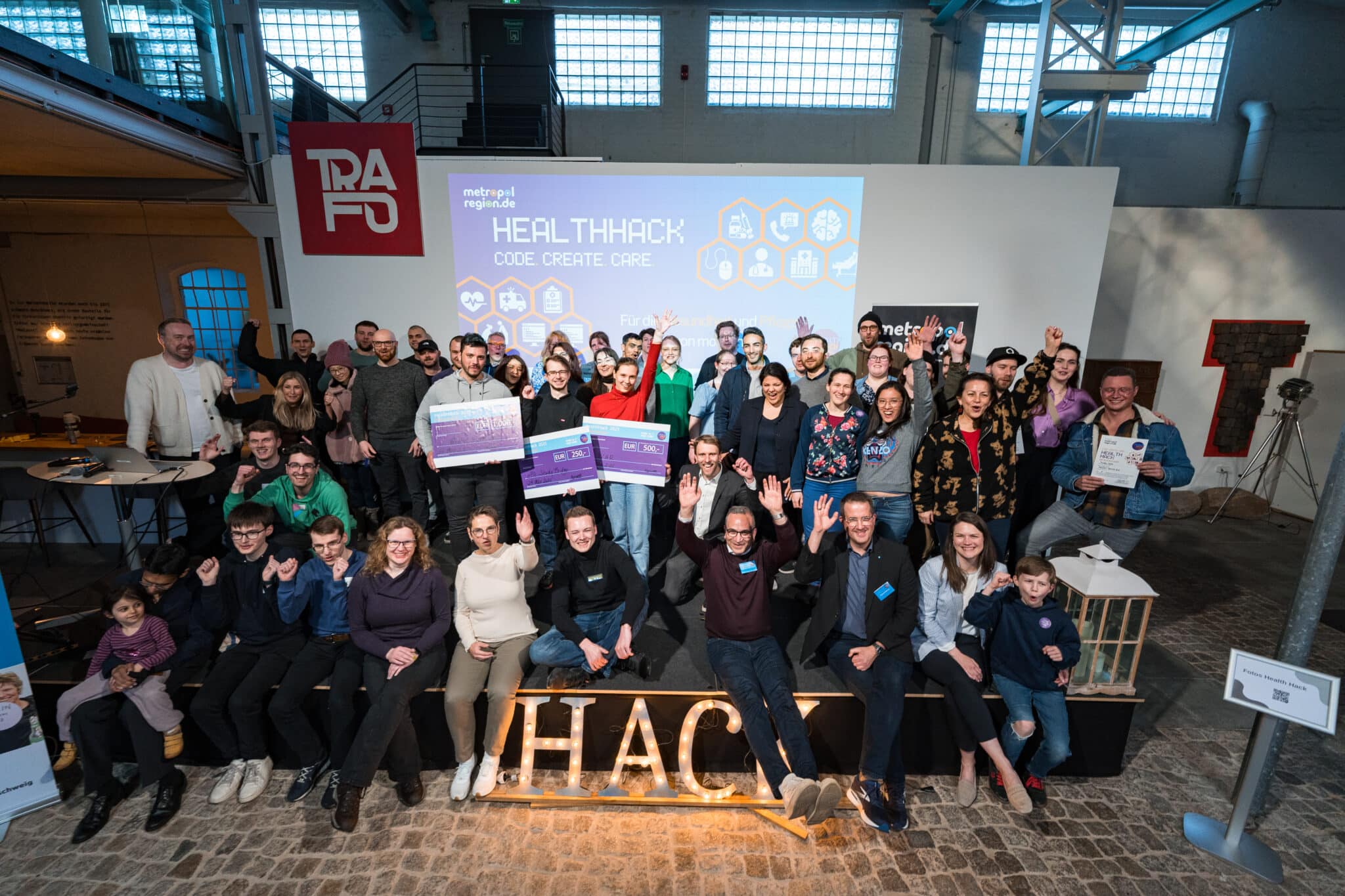Die Teilnehmenden des HealthHack 2025 (Foto: Carisma Media/ Nico Müller)