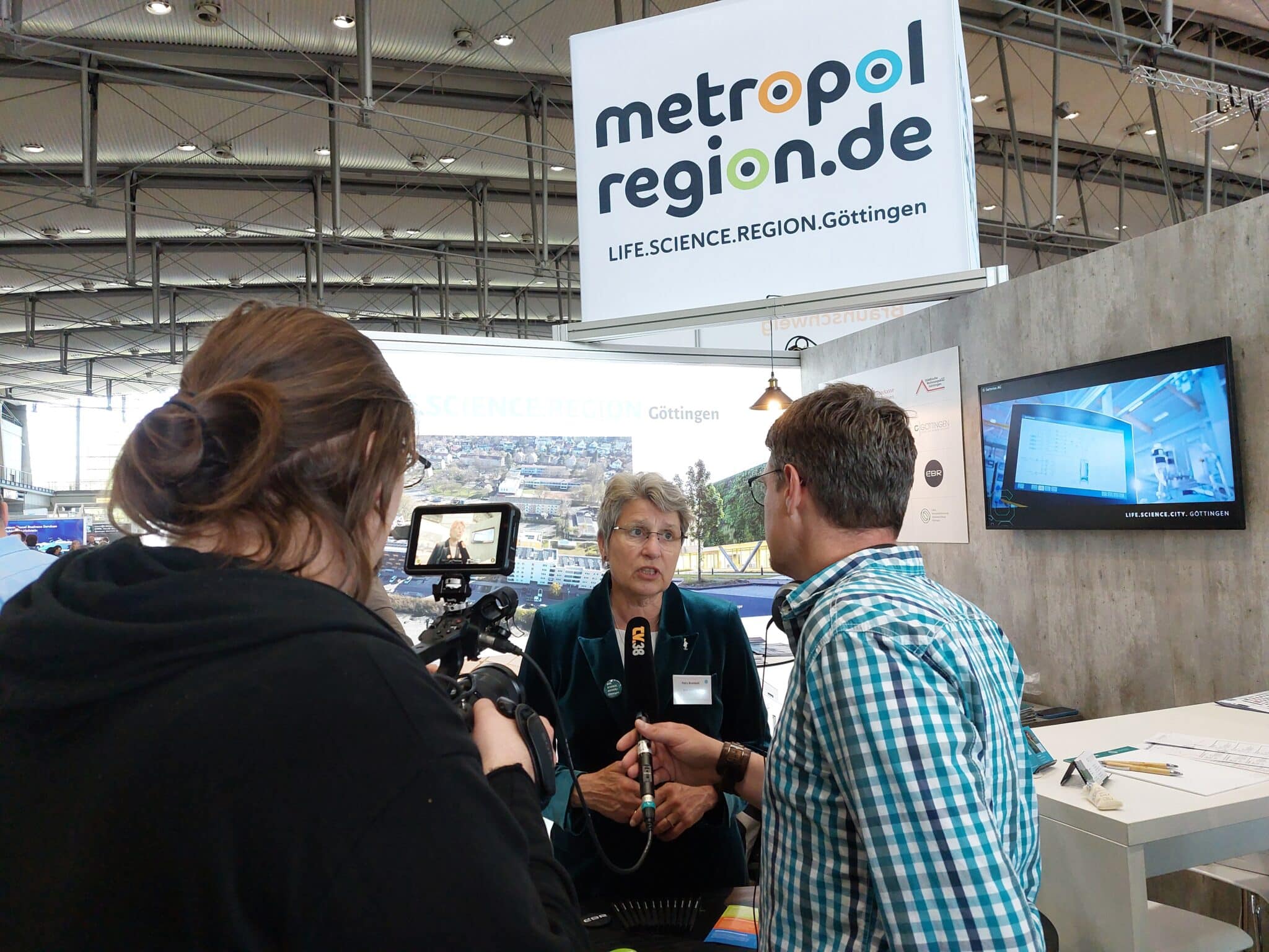 Göttingens Oberbürgermeisterin Petra Broistedt im Interview mit TV38 (Foto: Jennifer Bullert)