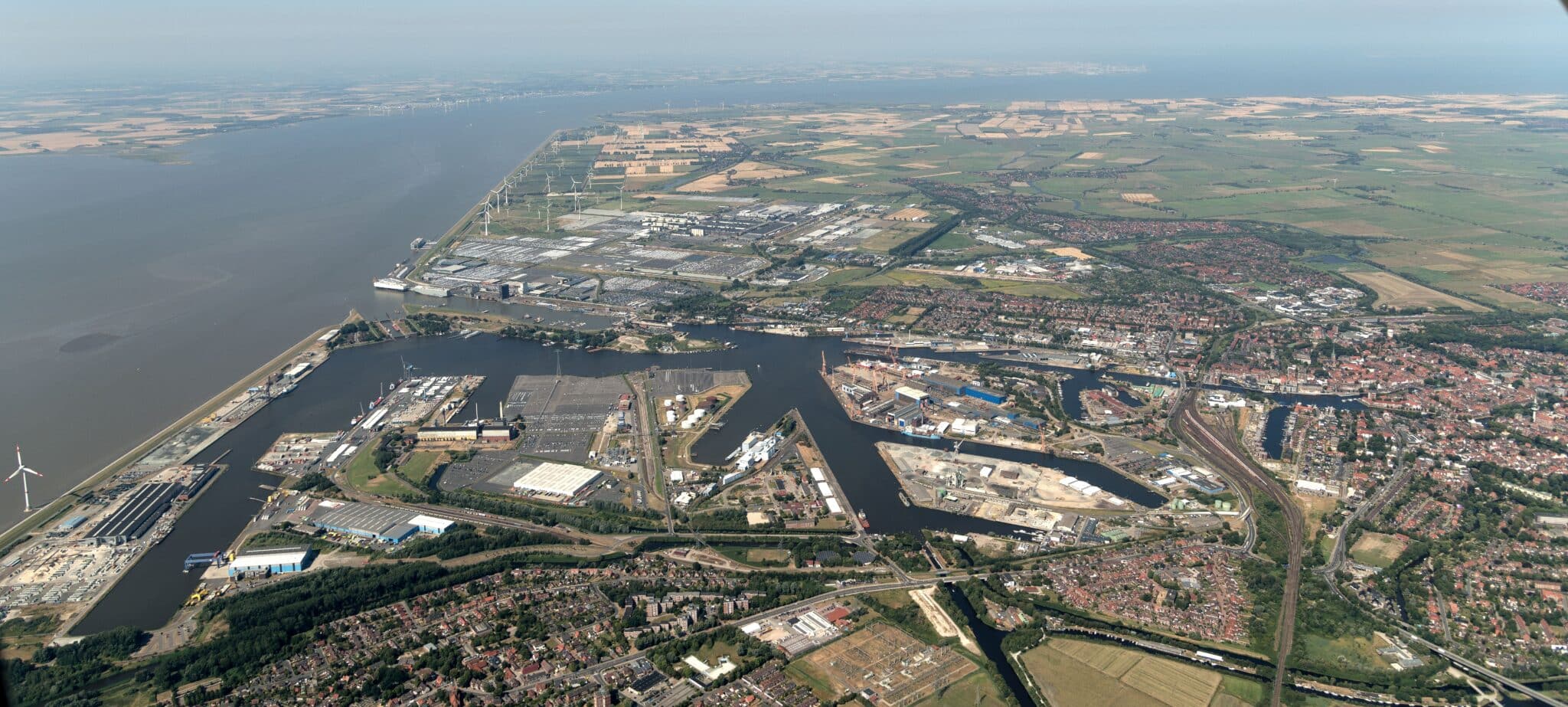 Luftbild Emden (Foto: Niedersachsen Ports)