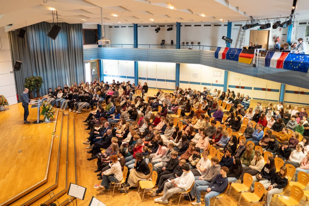 Sven Schickerling, Schulleiter der IGS Langenhagen, spricht zum Dt.-Frz. Tag (Foto: (c) Nils Thomsen)
