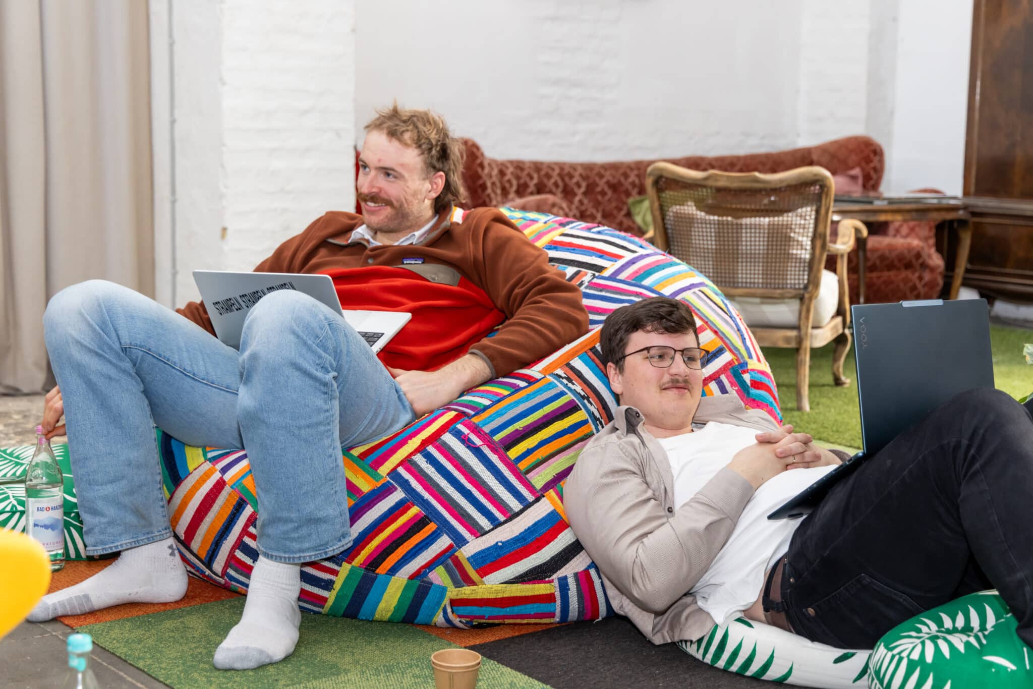 Teambesprechung: Funktioniert die Hack-Idee? (Foto: Philipp Ziebart)