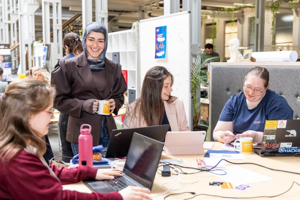 Platz 3 ging an das Team WithYou (Foto: Philipp Ziebart)