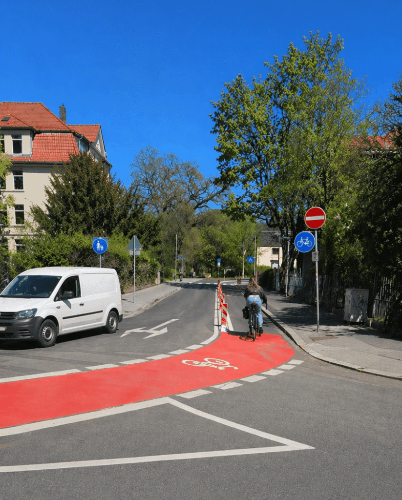 Göttinger Schildweg: Neue protected bike lane (Foto: Stadt Göttingen)