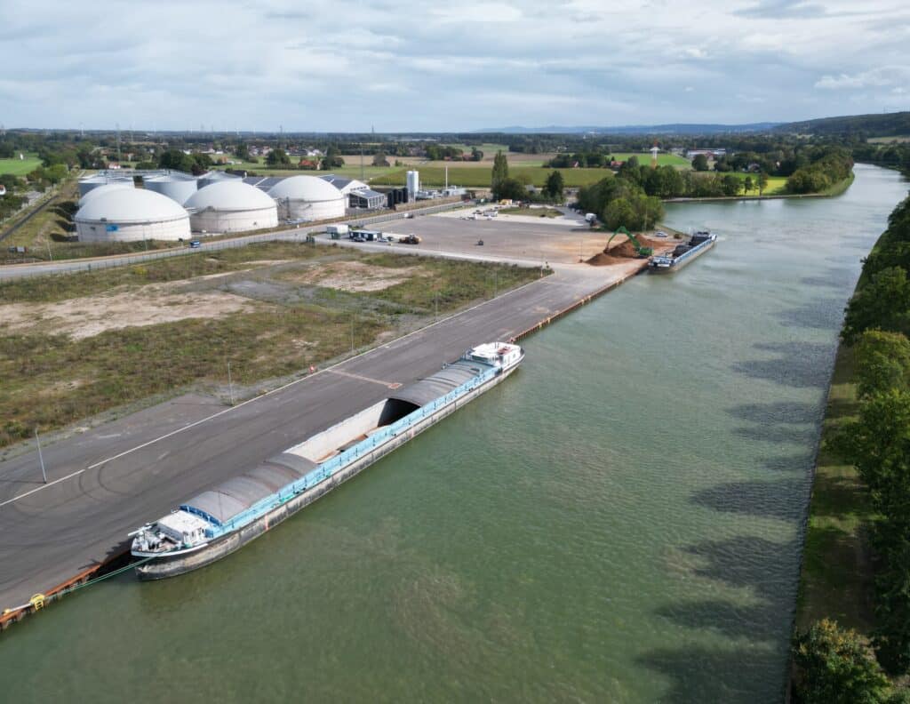 Moderner Binnenhafen am Mittellandkanal - der Hafen Wittlager Land (Foto: Hafen Wittlager Land GmbH)